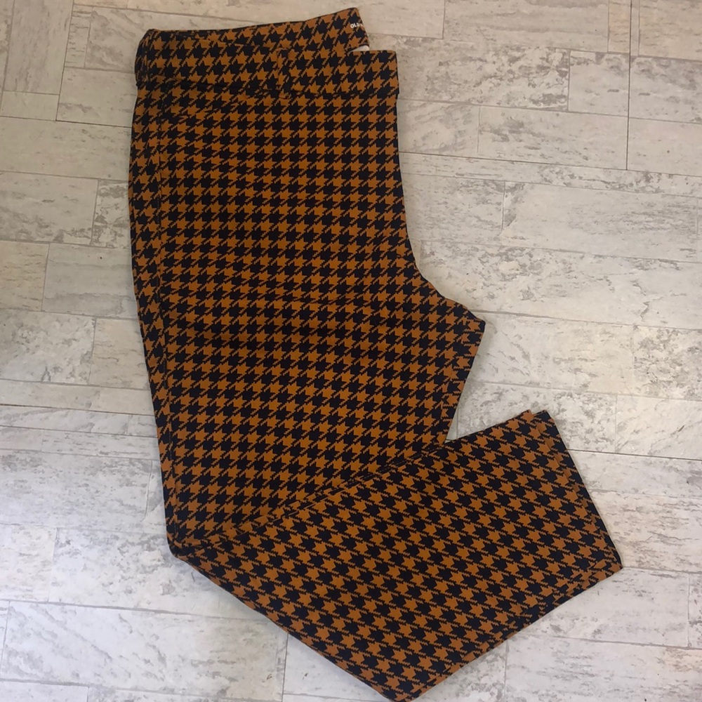 Cute Mustard & Navy Old Navy Pixie Ankle Pants